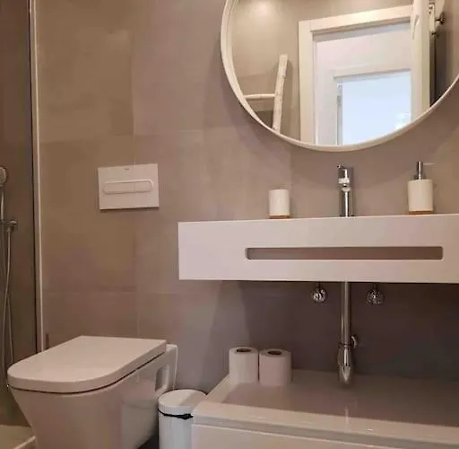 Center Marques I شقة